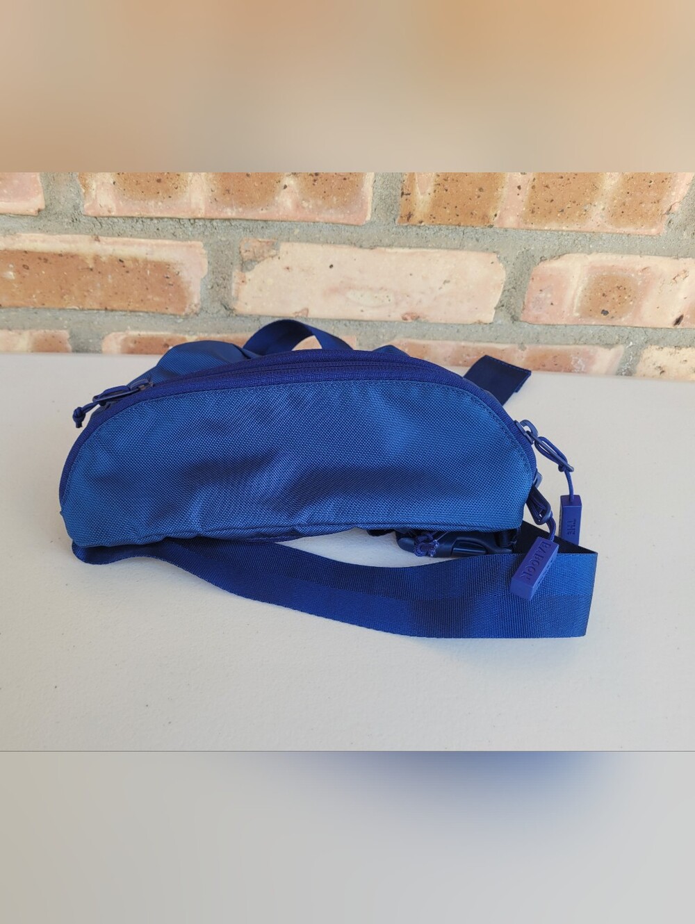 Baboon To The Moon Navy Blue Fannypack 3 Liters - Picture 3 of 12